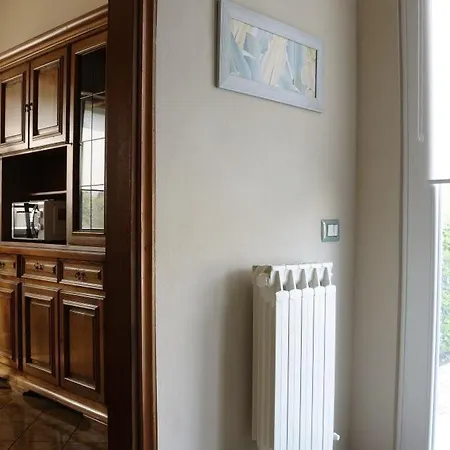 Base Apartment *
